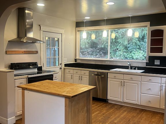 5th image of 14912 Old Manor Way