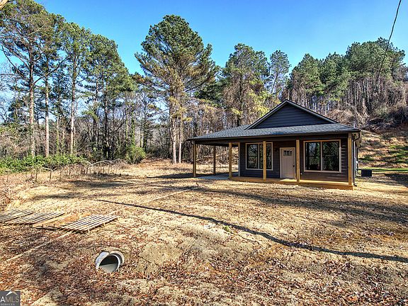 2nd image of 115 E Boundary