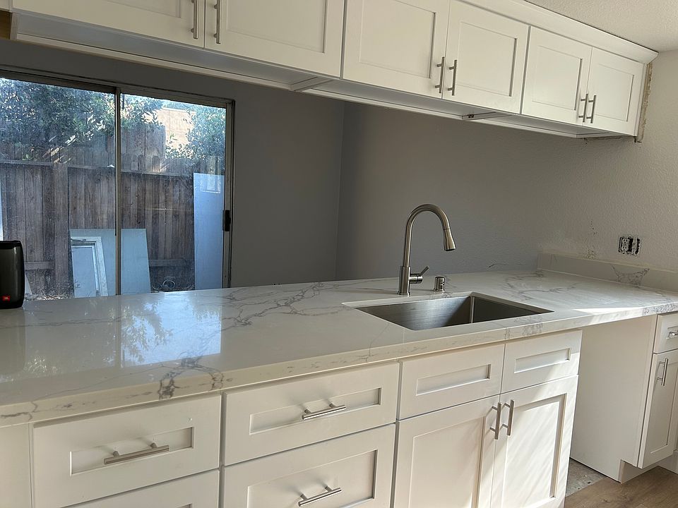 2nd image of 438 Thomas St Unit A
