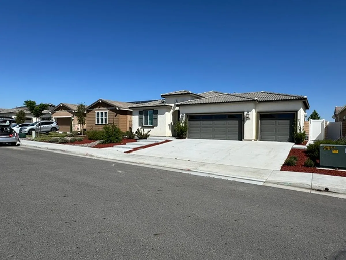 Building Photo - 26562 Penny Hedge Dr