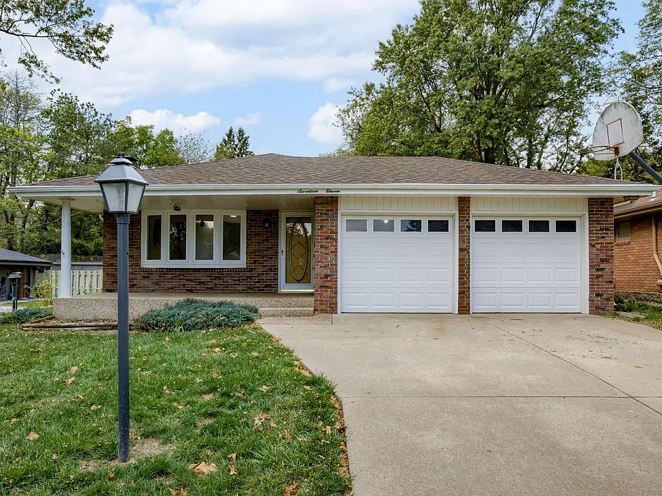1711 Donald Cir