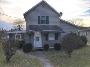 23 4th St, Lucernemines, PA 15754