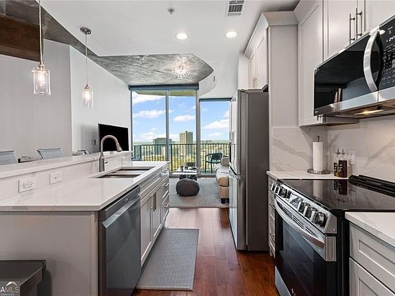 4th image of 400 W Peachtree St NW Unit 2403