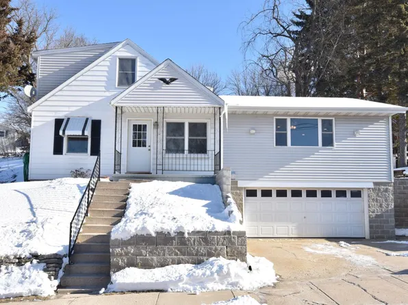 104 Water STREET, Slinger, WI 53086