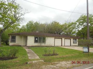 1203 Fairview Dr, Alvin, TX 77511