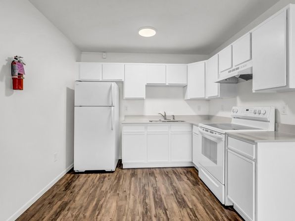 100 College View Dr #7