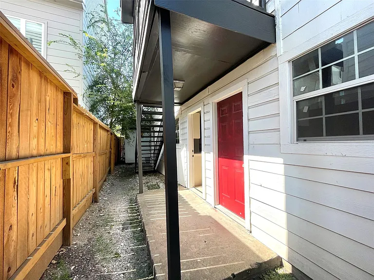 2411 Bastrop St #1 — Photo 11