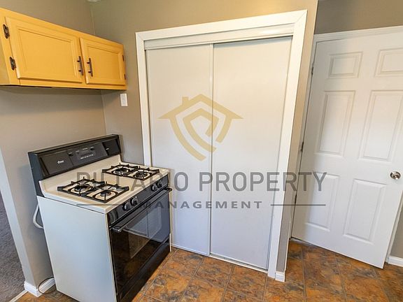 5th image of 1132 E 1st St