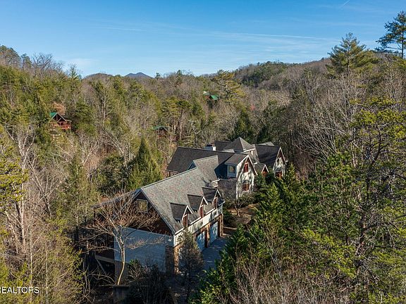 2nd image of 3385 Birds Creek Rd