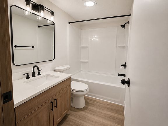 4th image of 2912 12th Ave SW #1