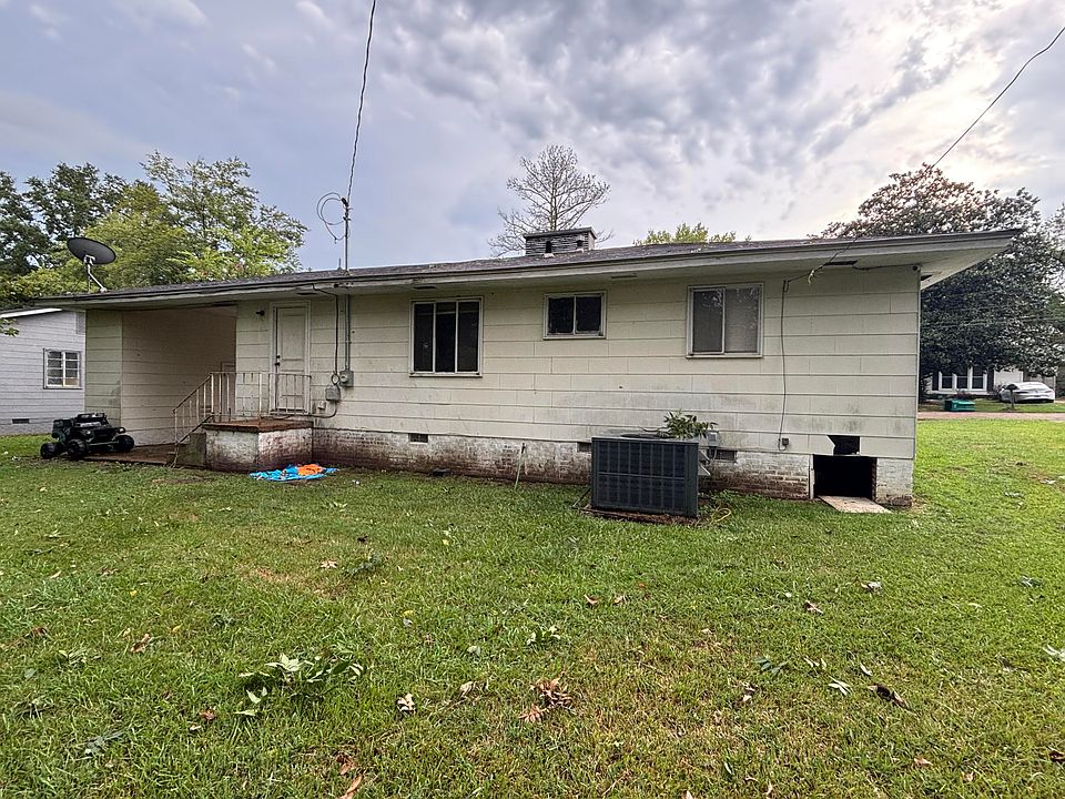 4th image of 304 Hillcrest Dr