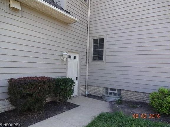 3rd image of 998 Ironwood Cir