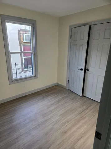 242 Lawrence Ave — Photo 5