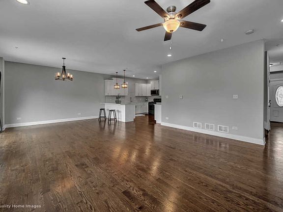 4th image of 4855 143rd St