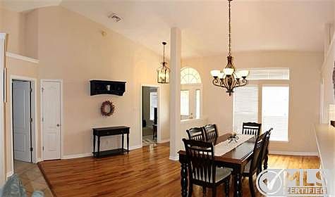 3rd image of 789 Eagle View Dr
