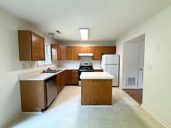 5th image of 9906 Warwick Pl