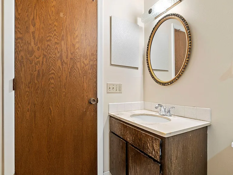 Cedarwood West Apartments | 2-Bedroom Apartments — Photo 14