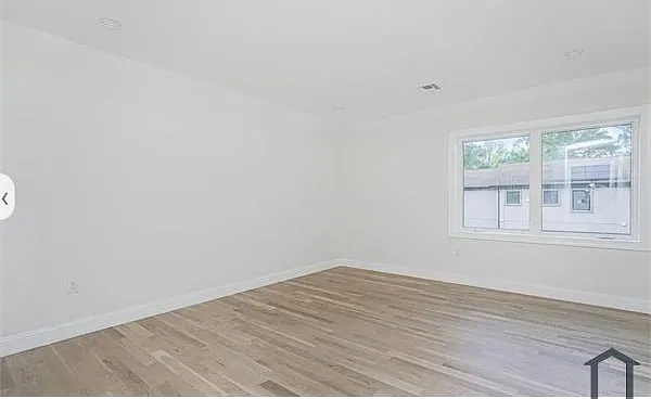 670 Arden Ave — Photo 3