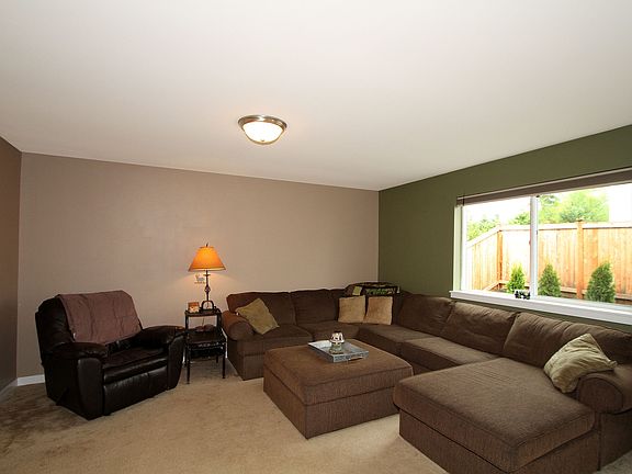 3rd image of 8429 61st Pl NE