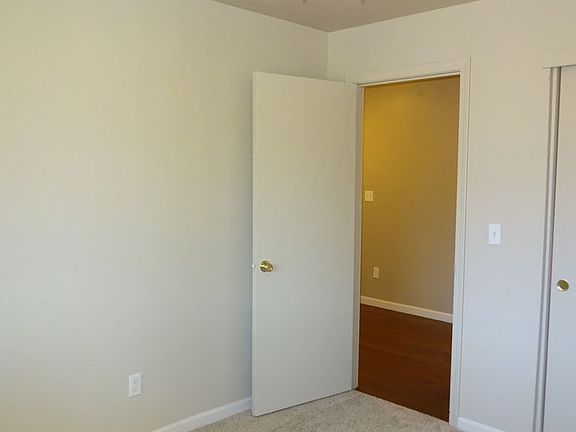 4th image of 2941 Marconi Ave #22