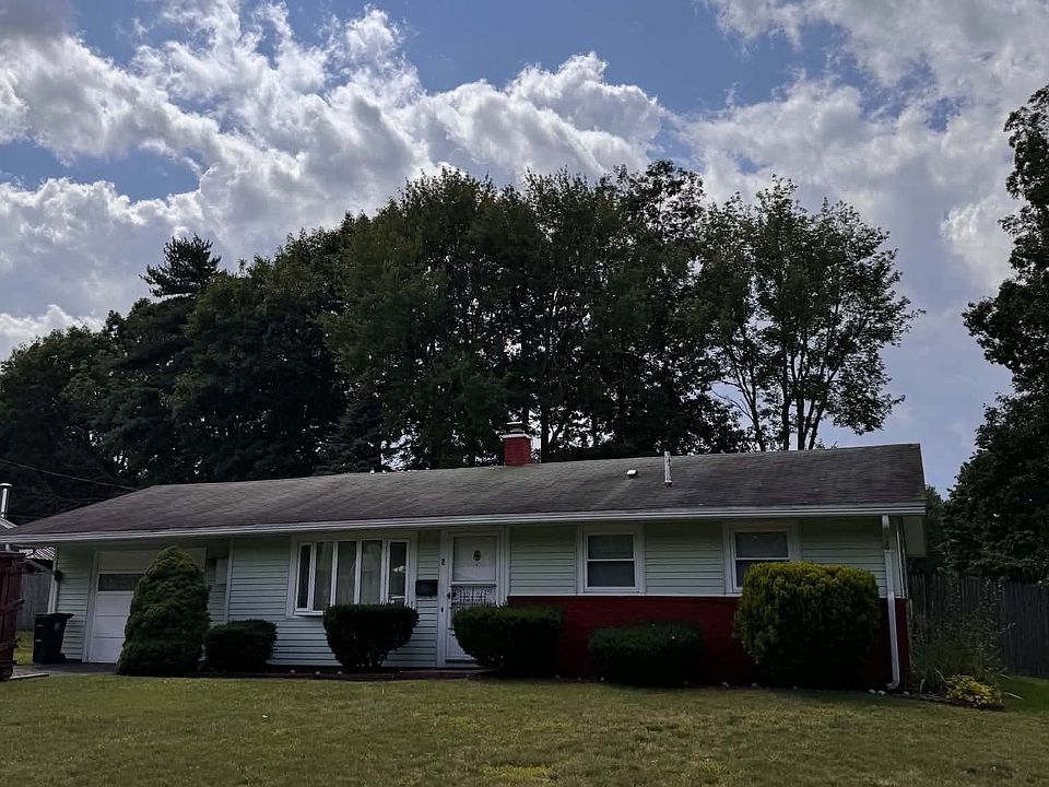 1st image of 8 Aspen St
