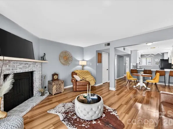 8007 Horse Chestnut Ln, Charlotte, NC 28277