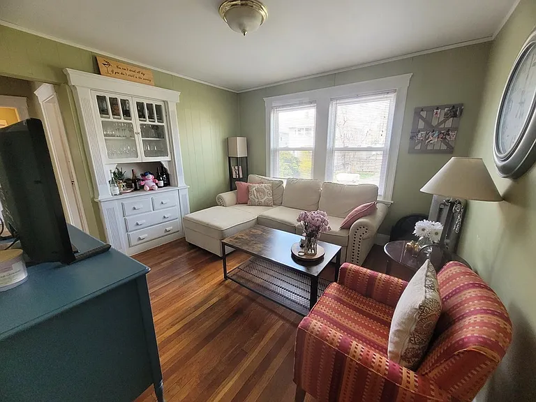31 Lyman Ave #1 — Photo 4