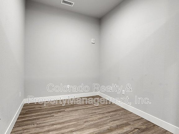 5th image of 6618 E Lowry Blvd #207