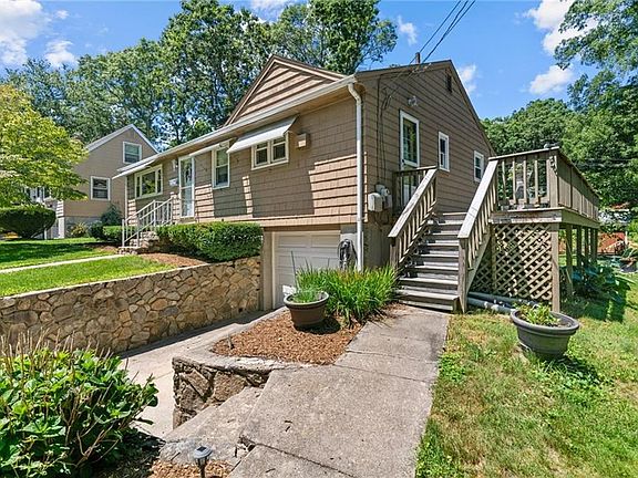 2nd image of 27 Julien St