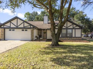 15702 Castorglen Dr, Webster, TX 77598