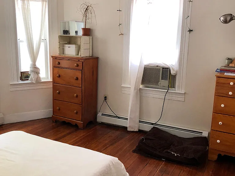 131 Penn St #1R — Photo 10