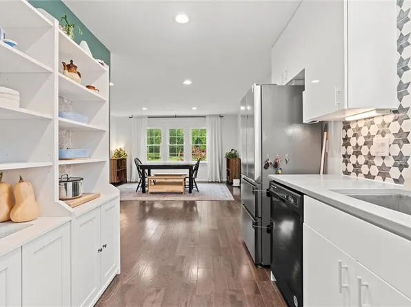 7502 James A Reed Rd, Kansas City, MO 64138