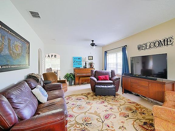 2nd image of 13827 Sierra Ct