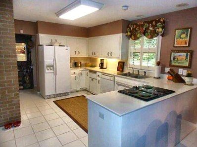3rd image of 3326 Plantation Dr