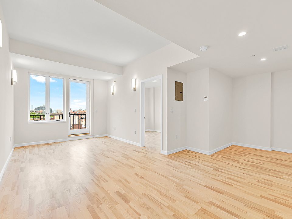 1st image of 25-79 31st St #3B