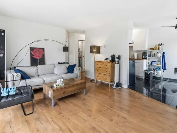 1334 W 73rd Ave #206, Vancouver, BC V6P 3E7
