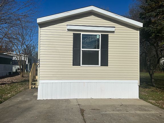 3rd image of 430 Westwoods