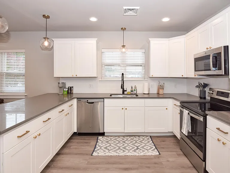 1401 Market St #2L — Photo 33