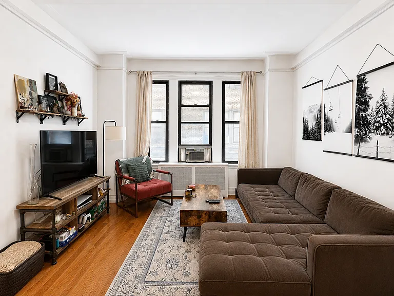 618 Amsterdam Ave #2C — Photo 1