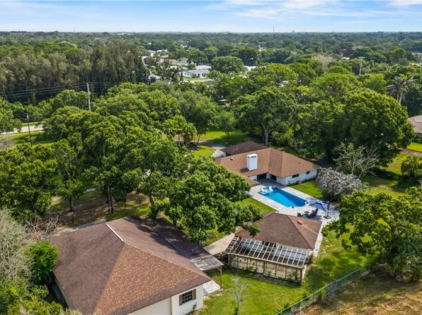 2525 4th St, Vero Beach, FL 32962