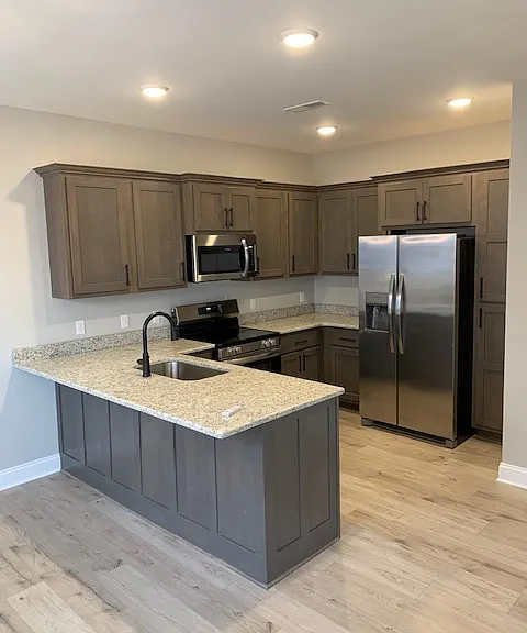 1784 Eagle Dr — Photo 3