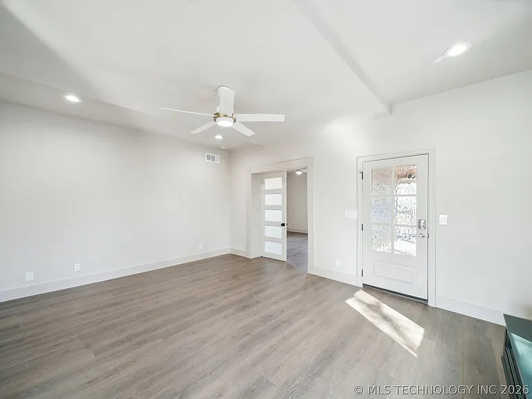 221 W Detroit St — Photo 6