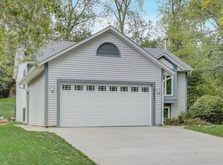 4631 Lenore Ln, Eagan, MN 55122