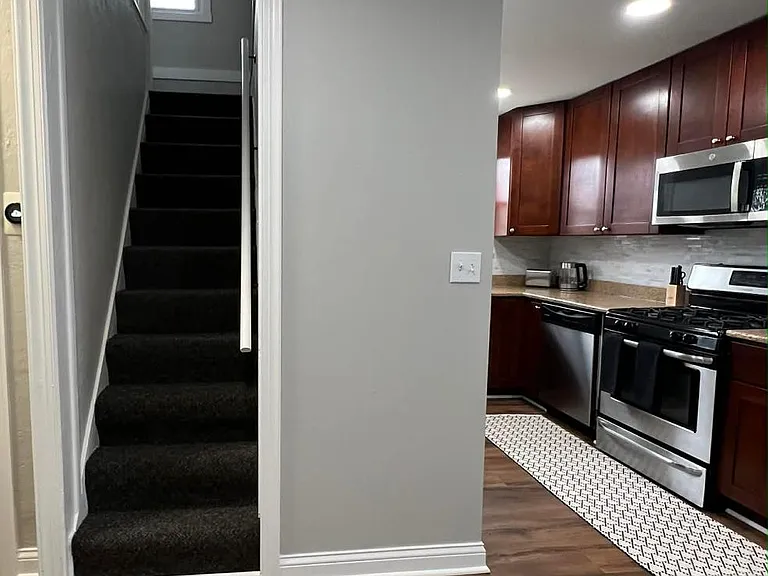 704 N Walnut St — Photo 19