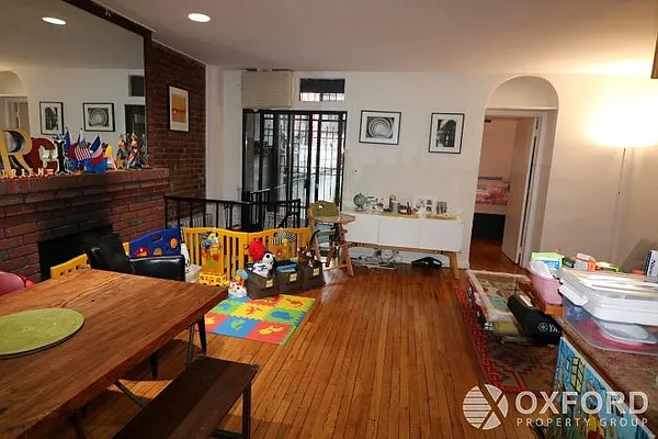 Rented by Oxford Property Group | media 4