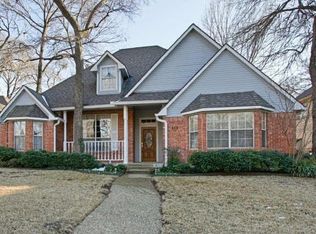 806 Singing Hills Dr, Garland, TX 75044
