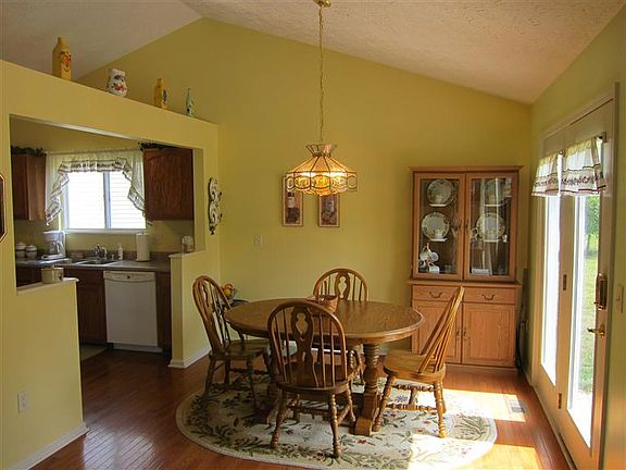 5th image of 3043 Danbury Dr