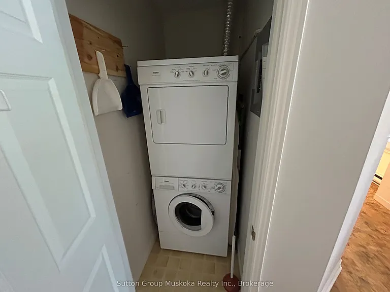 44 King William St #3 — Photo 9