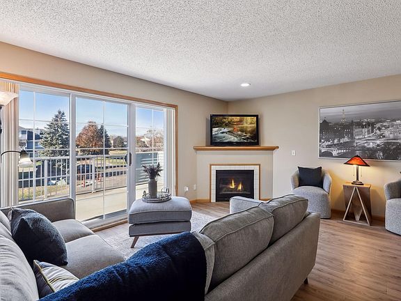 4th image of 2437 E 117th St #14