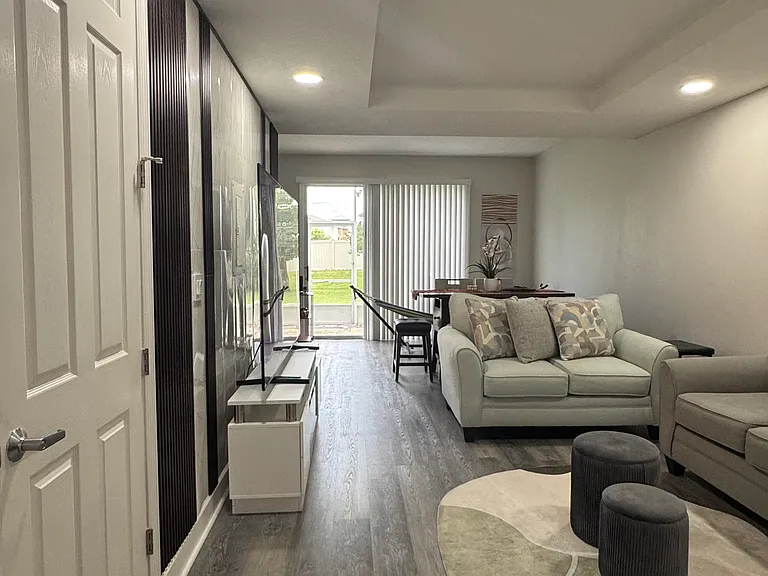 2015 Grand Oak Dr — Photo 6